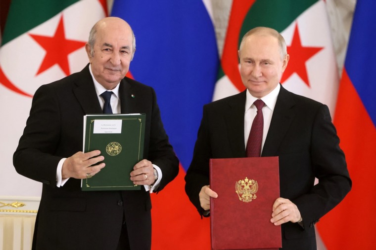 الرئيس الجزائري و الرئيس الروسي بعد توقيع اتفاقيات التعاون